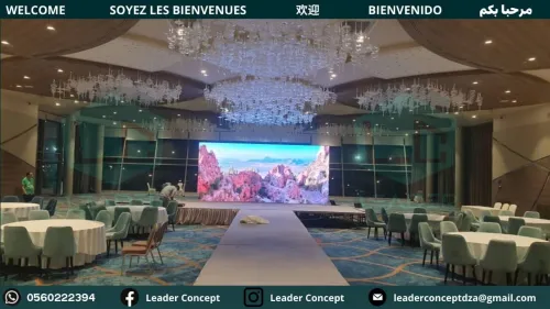 ÉCRANS GÉANTS LED AVEC STRUCTURE ALUMINIUM DÉMONTABLE