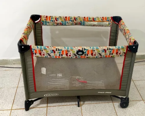 سرير اطفال. Parc pour bébé 