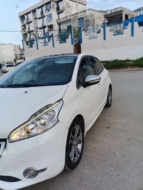 Peugeot 208 2014 Allure