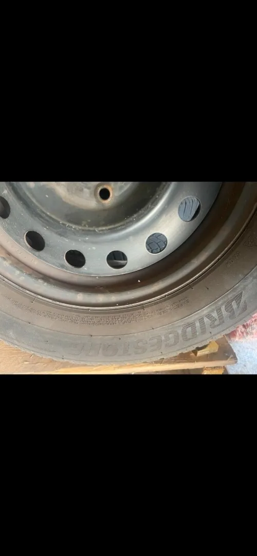 pneu et Jante Bridgestone  215/70/16