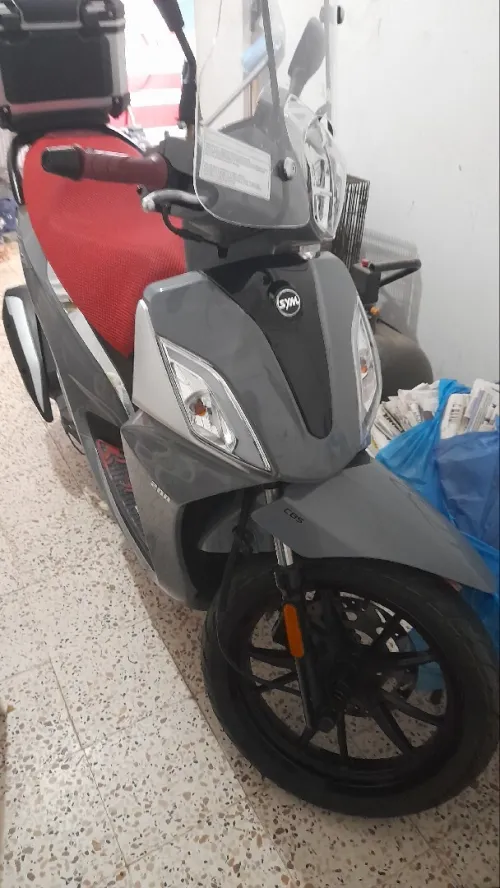 Sym St 