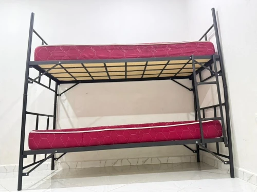 Lit superposé en métal solide et pratique !