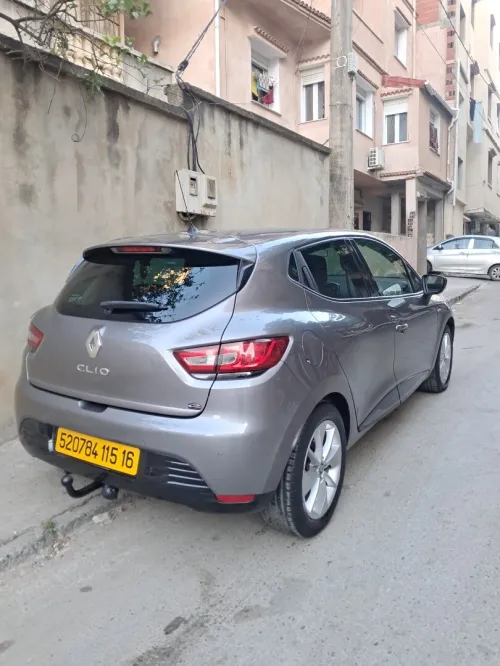Renault Clio 4 2015 Limited 2