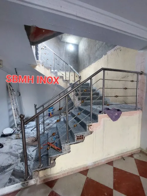 Rompe d'escaliers et garde corps en inox et en verre trempé 