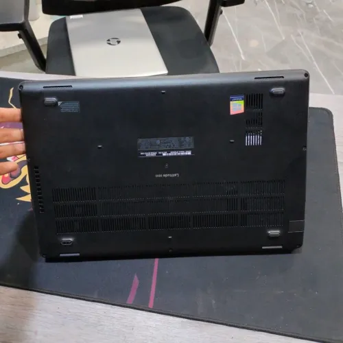 Dell  I5-8eme / 8 Ga DDR4 / 256 NVMe / 15.6 FHD IPS / Batterie 5h + chargeur Original