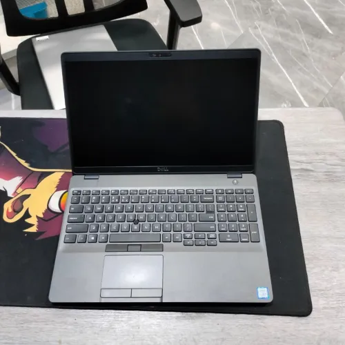 Dell  I5-8eme / 8 Ga DDR4 / 256 NVMe / 15.6 FHD IPS / Batterie 5h + chargeur Original