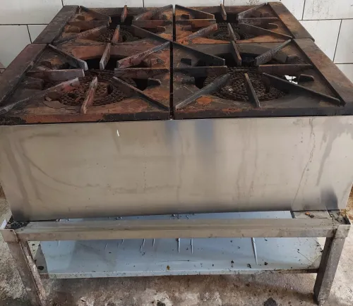 Cuisinière 4 feux 