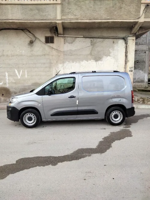 Fiat Doblo 2023 Itali