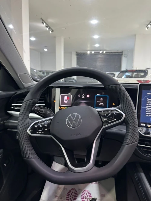 Volkswagen Passt Pro 2025 