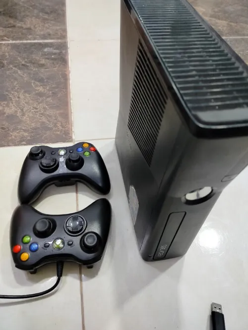 XBOX 360 slim