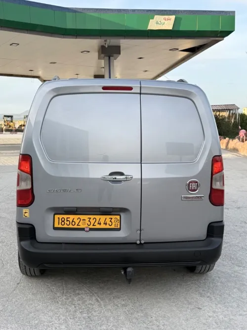 Fiat Doblo 2024 Commercial 3 place