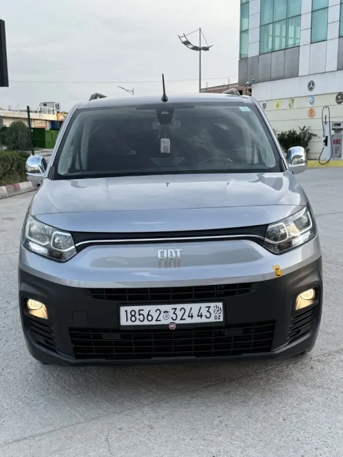Fiat Doblo 2024 Commercial 3 place