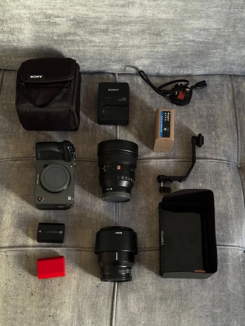 SONY ALPHA FX30 + (Objectis + disques durs....)