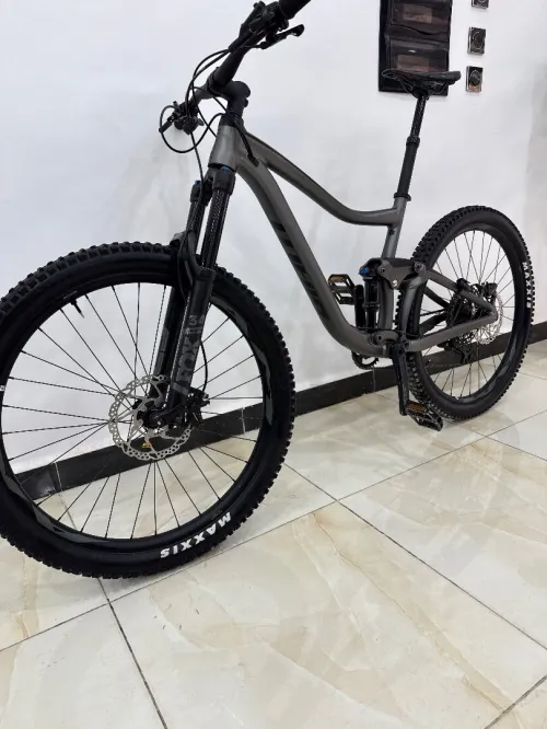 Velo Giant Trance -  ISO 4210-2