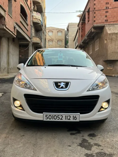 Peugeot 207 2012 Fennec