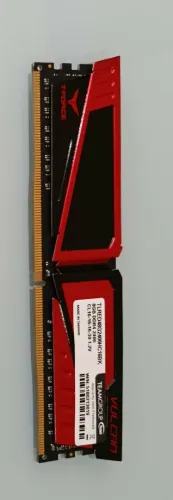 Mémoire RAM Gaming 8GB DDR4 2400 MHz Teamgroup -T-Force Vulcan