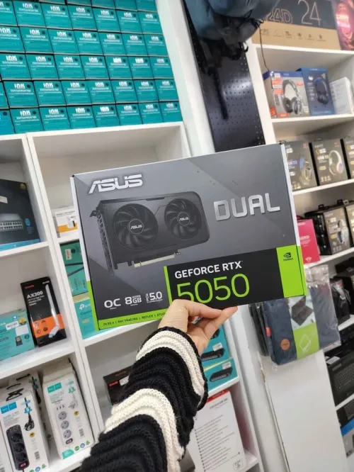 ASUS Dual GeForce RTX 5050 8GB - ASUS Dual GeForce RTX 5060 OC Edition 8GB