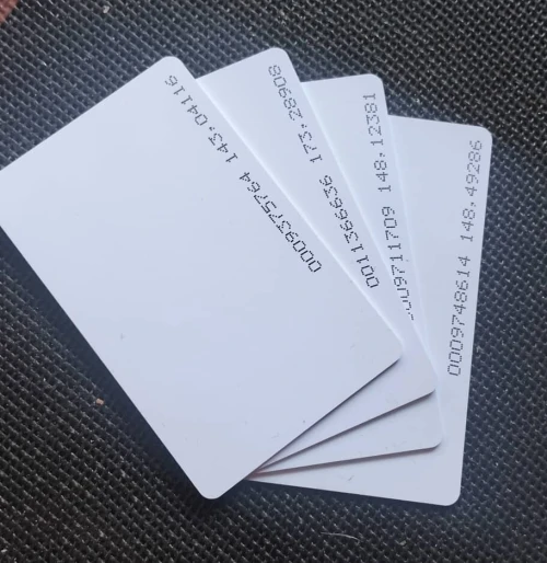 Carte de proximité RFID 125 kHz  Puce TK4100 / EM4200