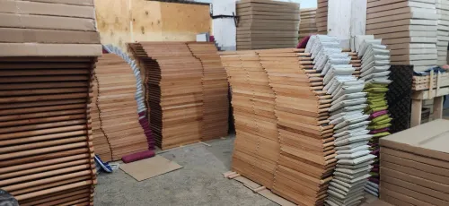 Chaise long en bois être 