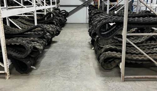 Chaine en Caoutchouc pour Mini pelle BOBCAT CAMS CASE CATERPILLAR DOOSAN KOMATSU HITACHI KOBELCO HYUNDAI JCB NEW HOLLAND SUNWARD TAKEUSHI TEREX GARBIN VOLVO WACKER NEUSON YANMAR YUCHAI 