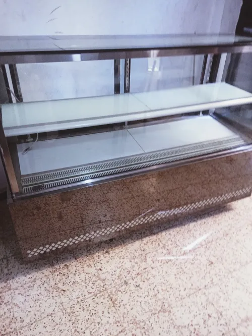 Présentoir pâtisserie1m 80 sur 65 ventiler