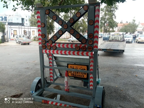 Remorque de  signalisation routière lumineux flr