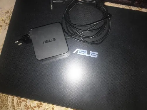 ASUS i3