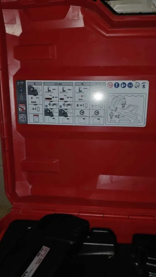 Cloueur hilti DX5+200 cartouches+100 clous