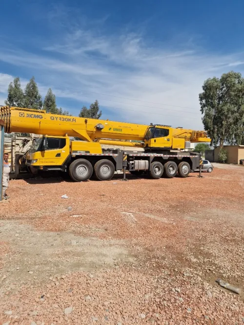 Location grue mobile Xcmg 130 tonne