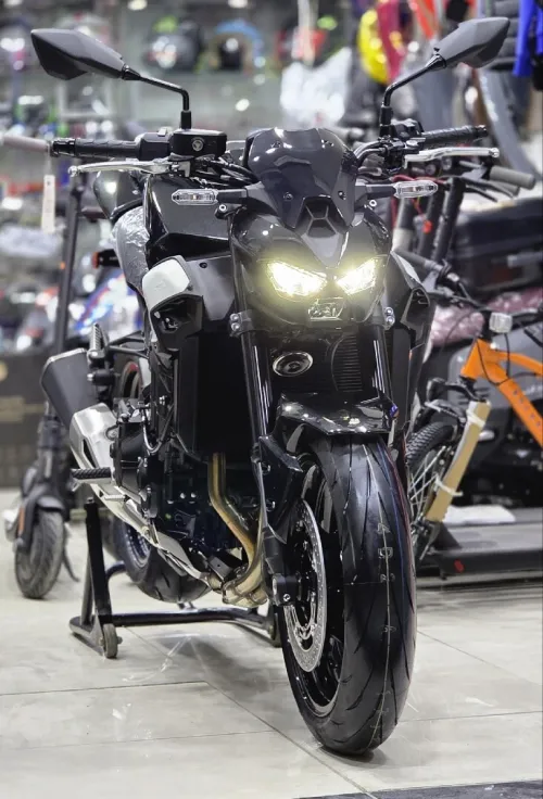 Kawasaki Z900 125 cv 2025