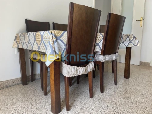 table avec rallonge pour 10 personne avec 6 chaises bois de chêne massif 