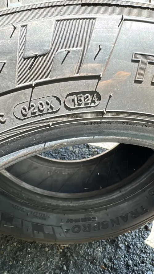 4 Pneus 195 70 R15 charge boxer h100 .