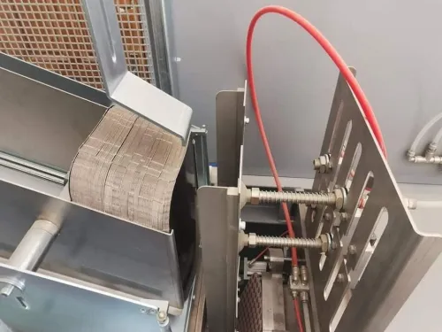 Un machine de formage à partir DUPRE-DECOUPÉ PV40-2510 