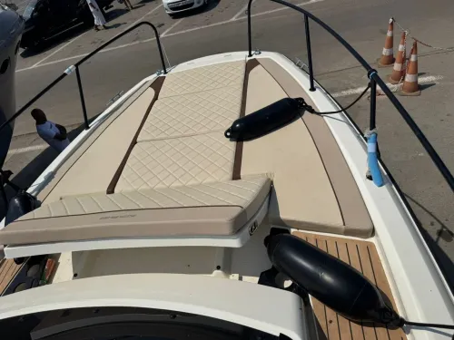 Bateau hors bord