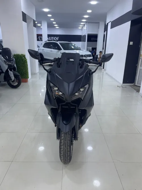 Yamaha T max black max anniversary 2026