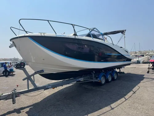 Bateau hors bord