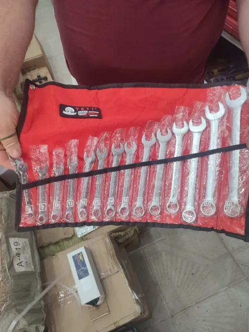 Pochette de 14 pièces clé a fourche  de 8 à 24