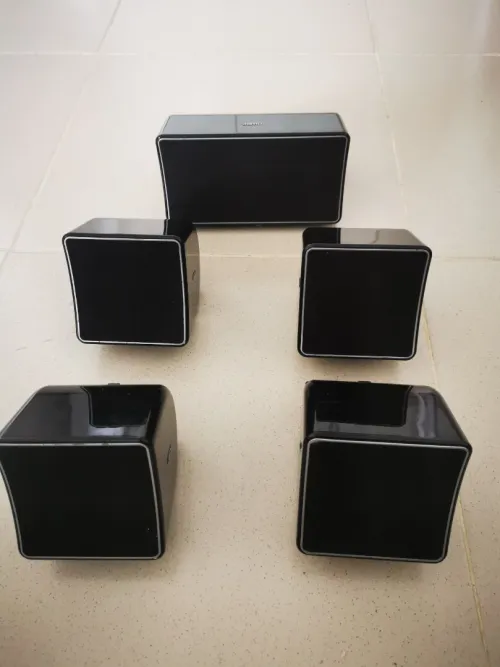 Baffles home cinéma jamo 2 voixs 100 wats l'unité 