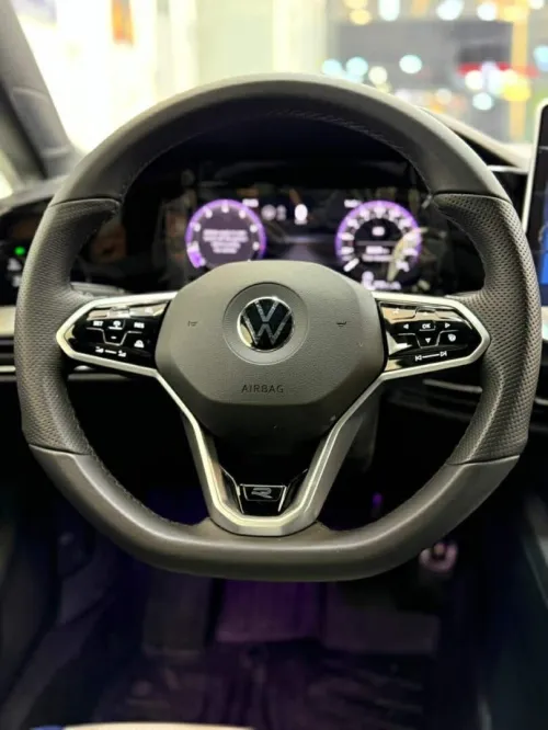 Volkswagen Golf 8 2025 R Black Edition 