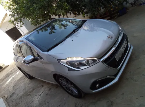Peugeot 208 2016 Allure Facelift