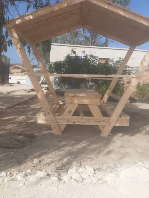 Table pergola de jardin et espace vert 
