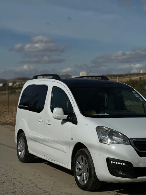 Peugeot Partner 2017 Tepee Allure 