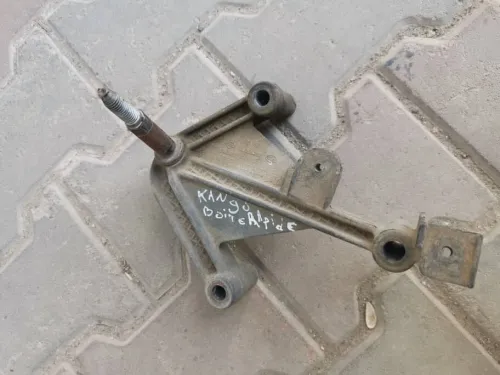 support boit kangoo 1.9 D 2008