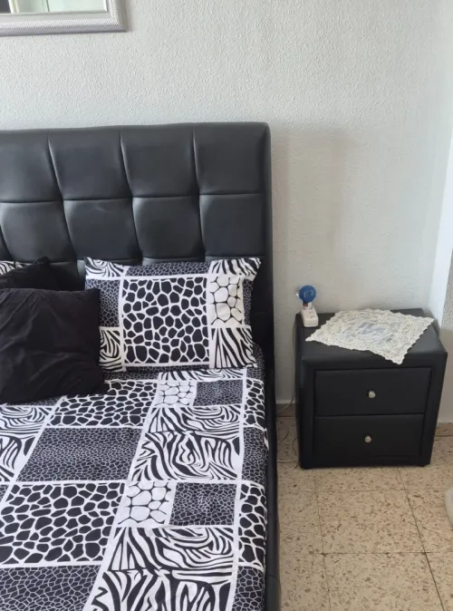 Chambre à coucher en parfait état 