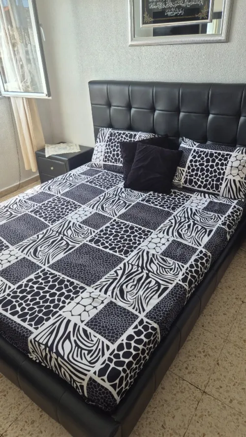 Chambre à coucher en parfait état 