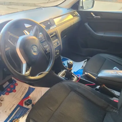 Skoda Rapid Spaceback 2015 Edition