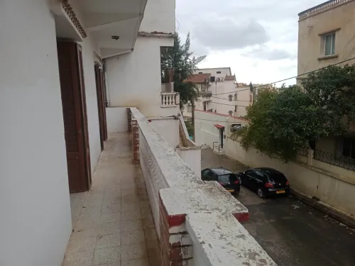 Location Appartement Niveau de villa F4 Alger Dely brahim