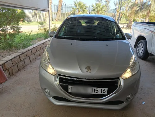 Peugeot 208 2015 Allure