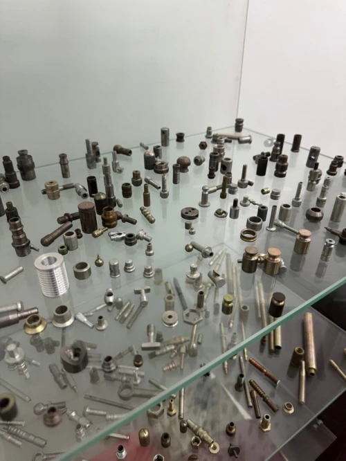DECOLLETAGE ET USINAGE DE PRECISION 