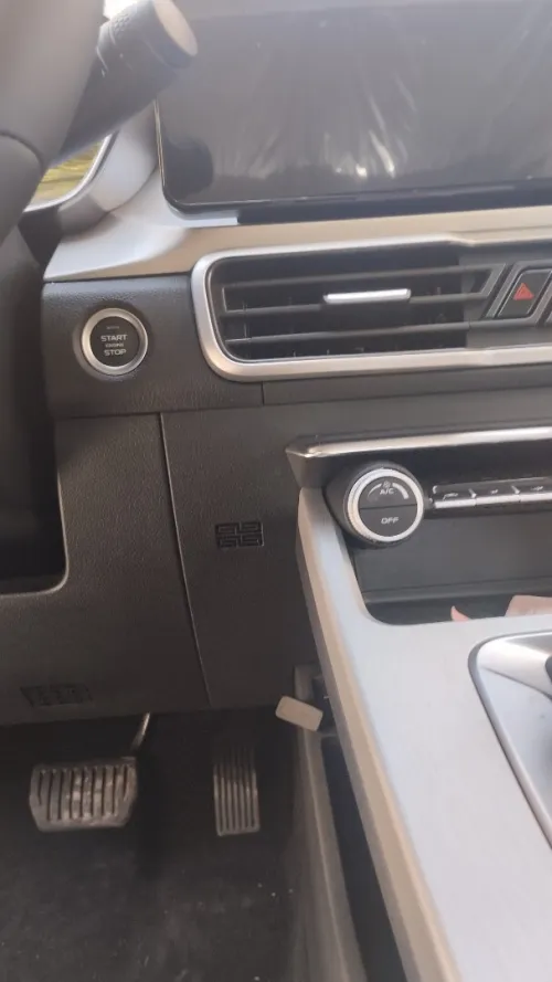 Geely Coolray 2025 